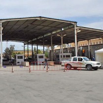 Smugglers try to storm across border into Tunisia