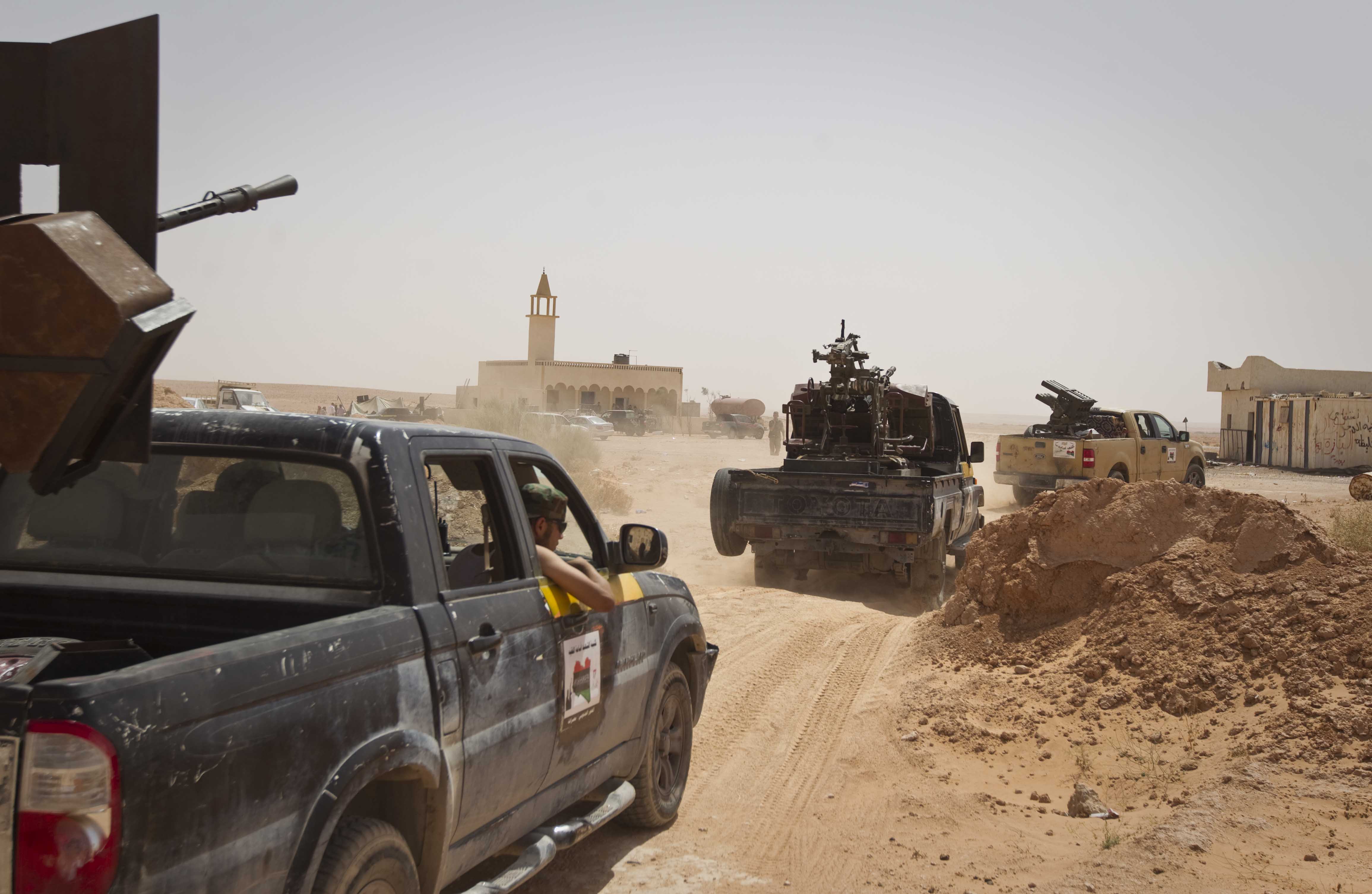 Journalists "still being held" in Bani Walid as more Misratans reported captured