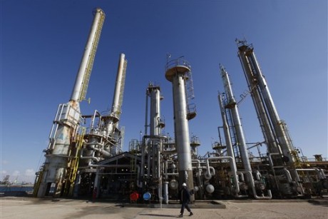 Refinery strike rumours prompt panic petrol buying