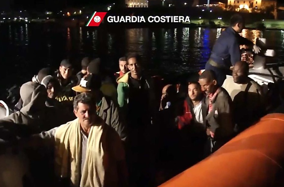 Illegal immigrant boat from Misrata sinks off Lampedusa: hundreds feared drowned