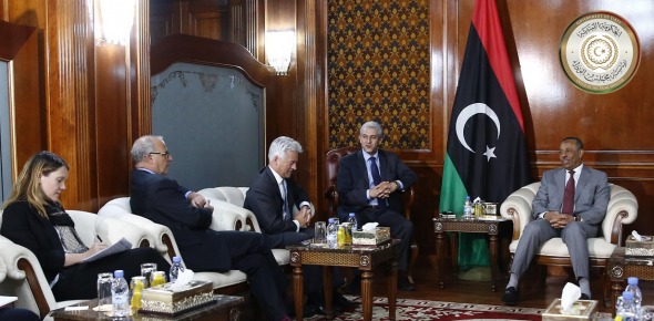 Third senior British official meets with Al-Thinni
