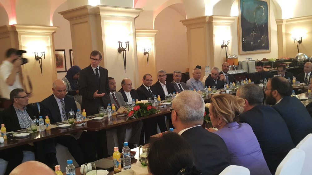Leon calls on Dialogue delegates to be flexible