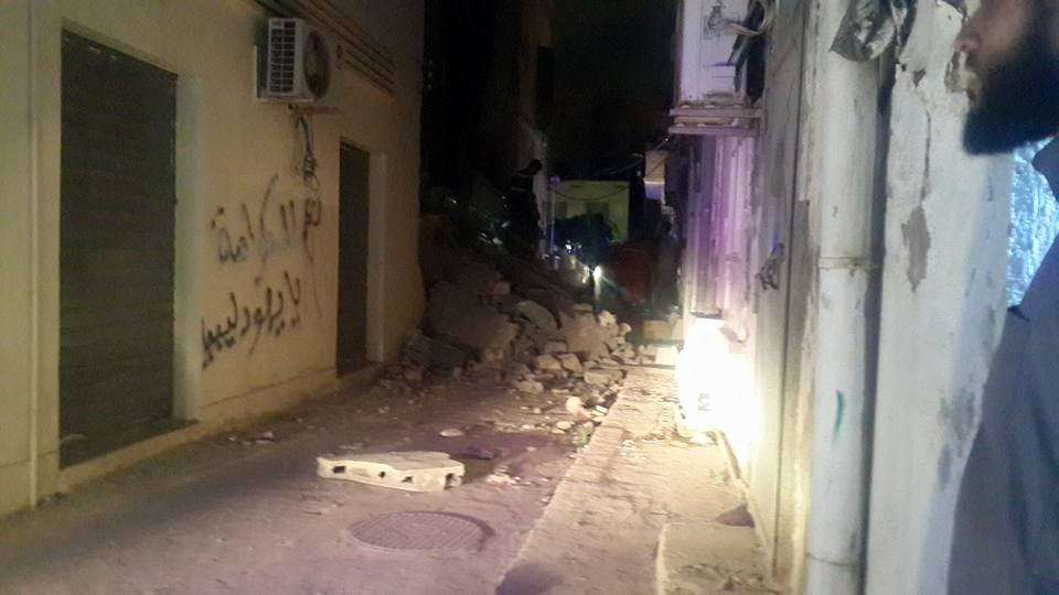 Children dug from Tripoli building collapse