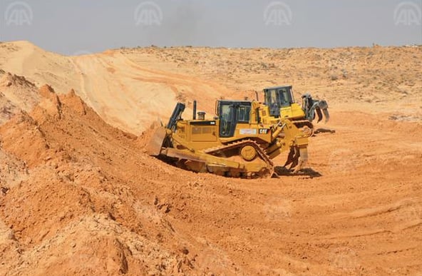 Tripoli fury as Tunisia begins fortifying its border