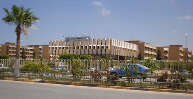 Militants shell Benghazi as army still fights to seize Gwarsha