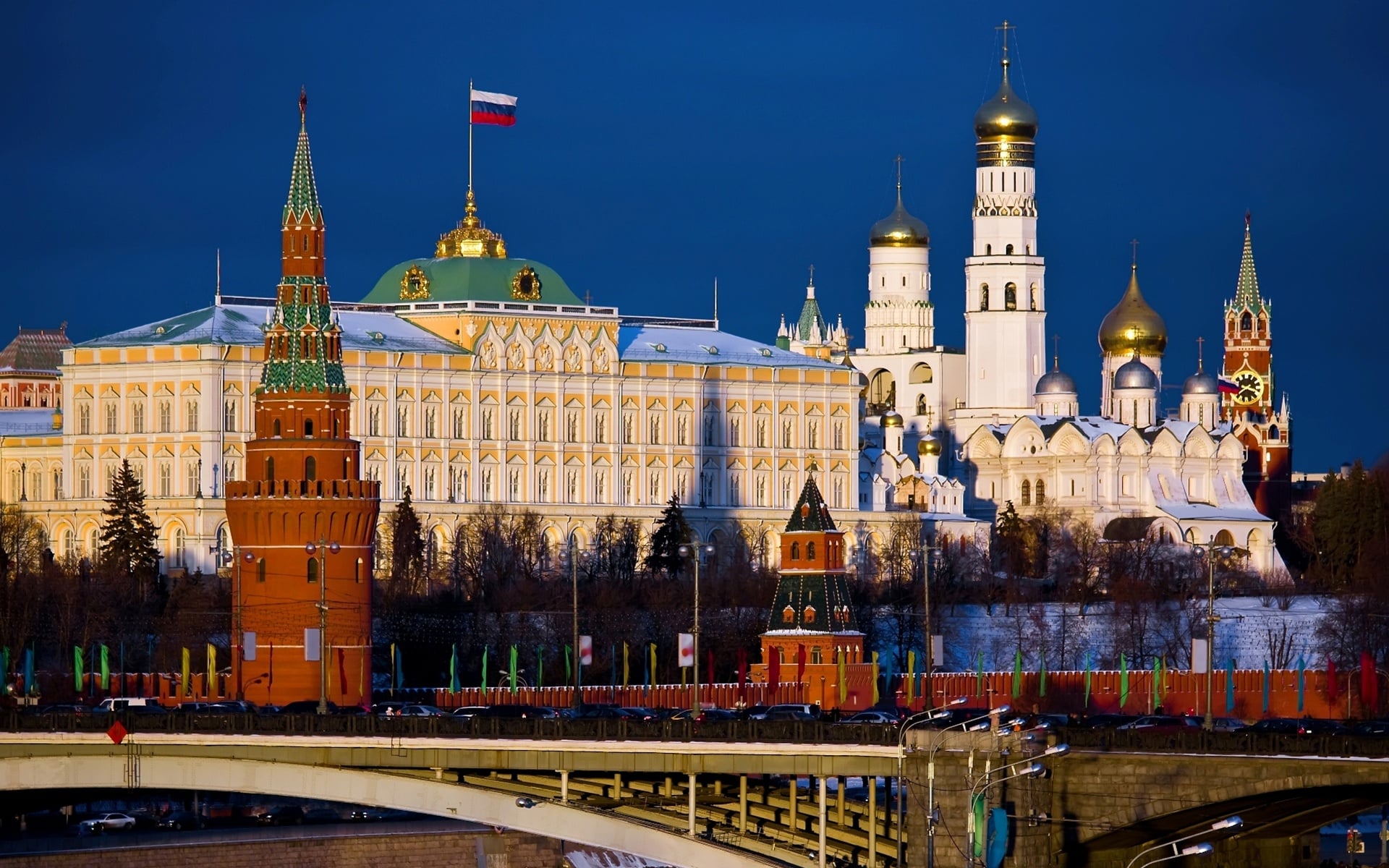 Hafter flies to Moscow
