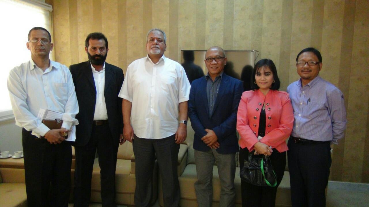 Benghazi acting mayor calls on Philippines to reopen consulate.