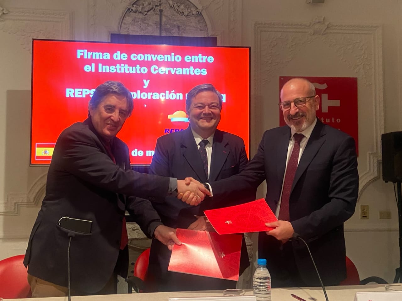 Embassy overseas Repsol signing of Euro 30,000 agreement with Cervantes Institute for teacher training and Spanish language distant learning in Libya