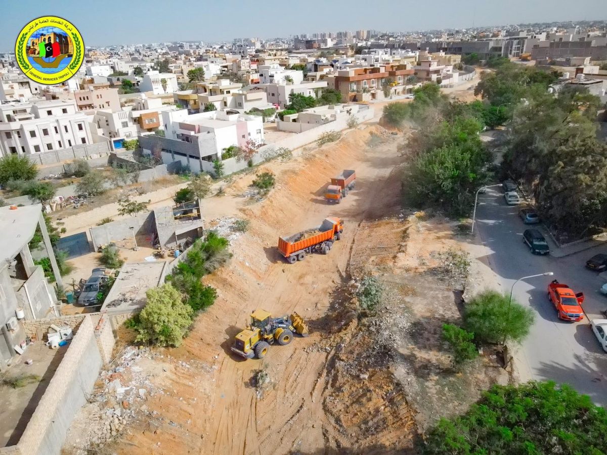 Public Service Company clears Wadi Mejeneen valley, Ministry inspects valley